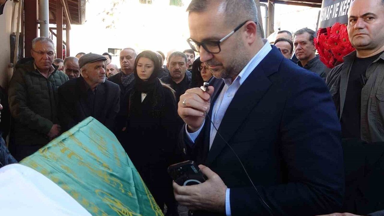 Merkez Bankası Başkanı Karahan'ın Annesi Hatice Karahan Uşak'ta Defnedildi