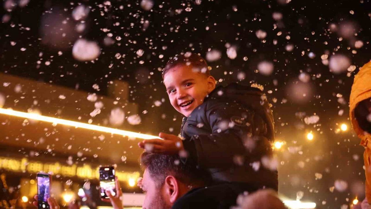 Merkezefendi Kış Festivali'nde Eğlence ve Yapay Kar Sürüyor