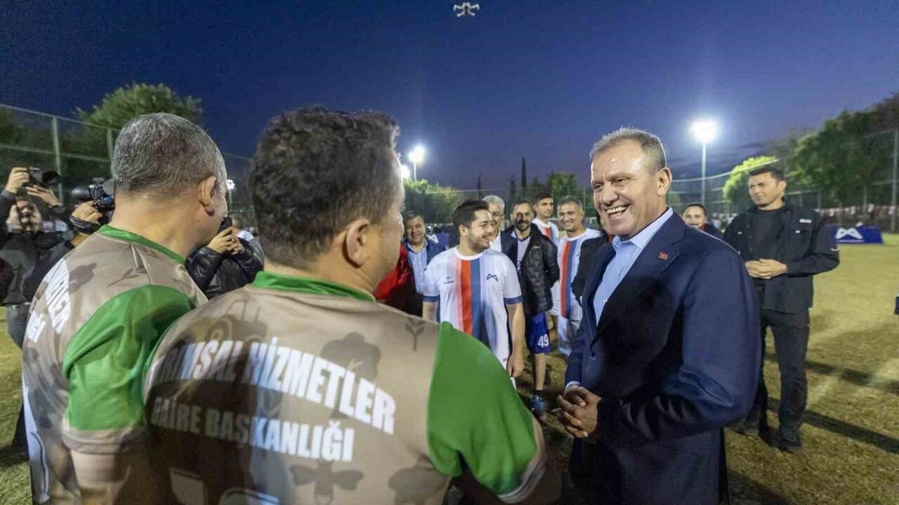 Mersin Büyükşehir'de 4. Birimler Arası Futbol Turnuvası Başladı — Vahap Seçer İlk Vuruşu Yaptı