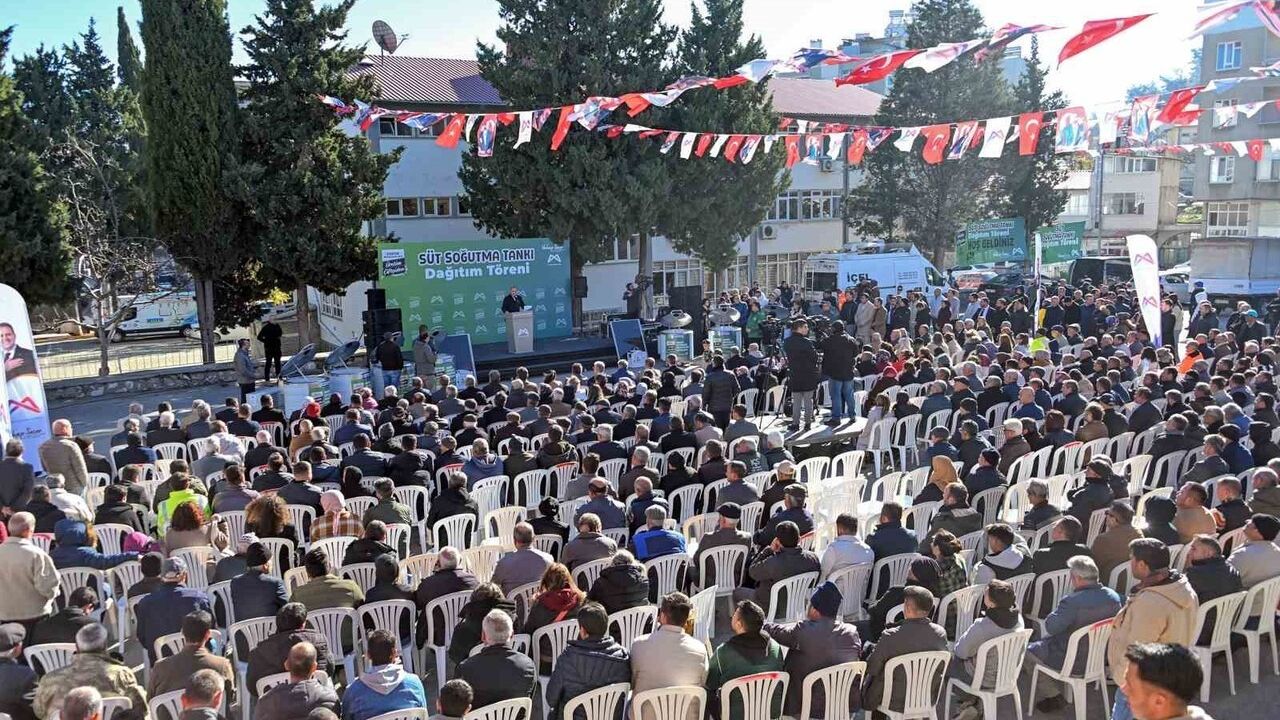 Mersin Büyükşehir’den 100 Süt Soğutma Tankı ve 21 Mobil Güneş Paneli Desteği