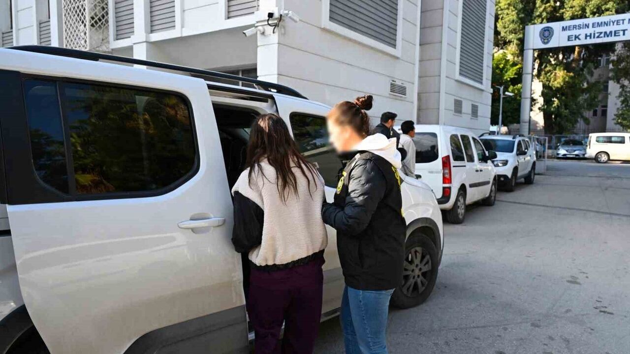 Mersin'de Ev Soygunu: 165 Bin TL ve Ziynet Eşyaları Çalan Şüpheliler Yakalandı