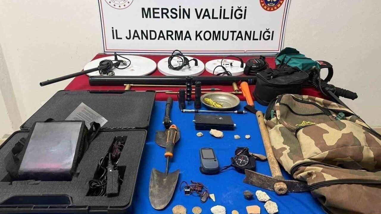 Mersin'de Kaçak Kazıda 3 Şüpheli Jandarmaya Yakalandı