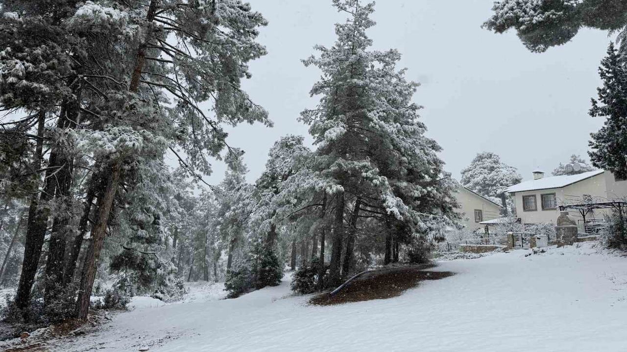 Mersin'de Kar: Çamlıyayla ve Toroslar Beyaza Büründü