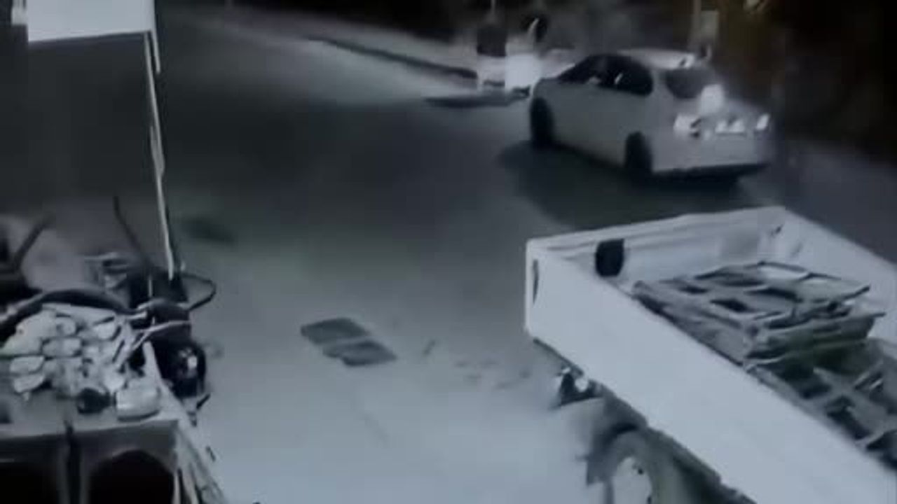 Mersin'de Market Hırsızı Kameraya Yakalandı, Polis Operasyonuyla 2 Şüpheli Gözaltında