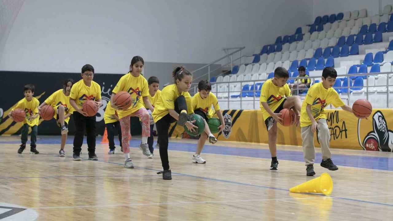 Mersin'de Ücretsiz Basketbol Kursları: Çocuklara Spor ve Fırsat Eşitliği