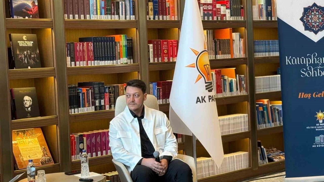 Mesut Özil: Telefonumda en ünlüsü Sayın Cumhurbaşkanım