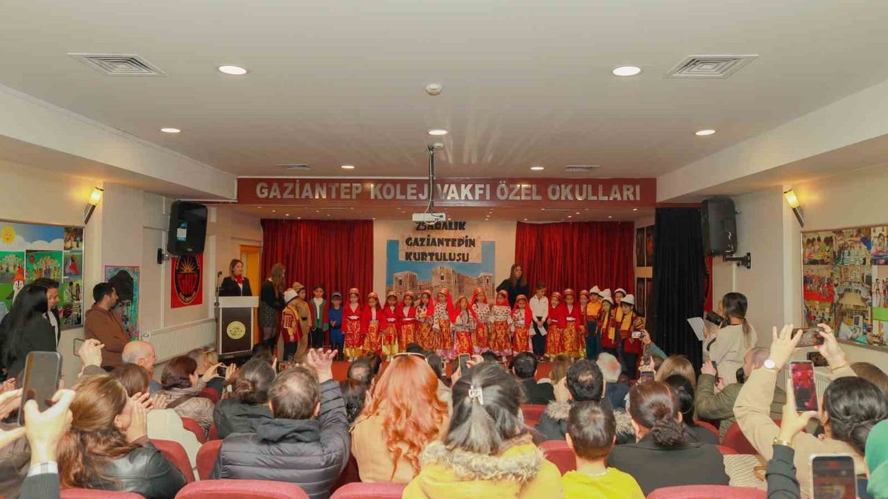 Minik GKV'ler 25 Aralık Gaziantep’in Kurtuluşu Töreninde Sahne Aldı — 104. Yıl