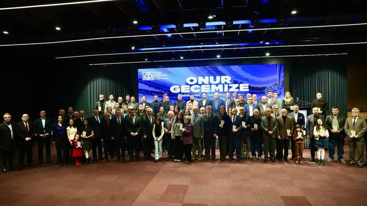 MMO Samsun 71'inci Yıl Onur Gecesi: Duayenlere Plaket