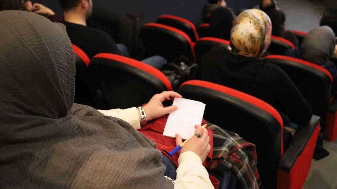 Modern Zamanlar OSM'de: Sakarya'da Sinemaseverler Buluştu