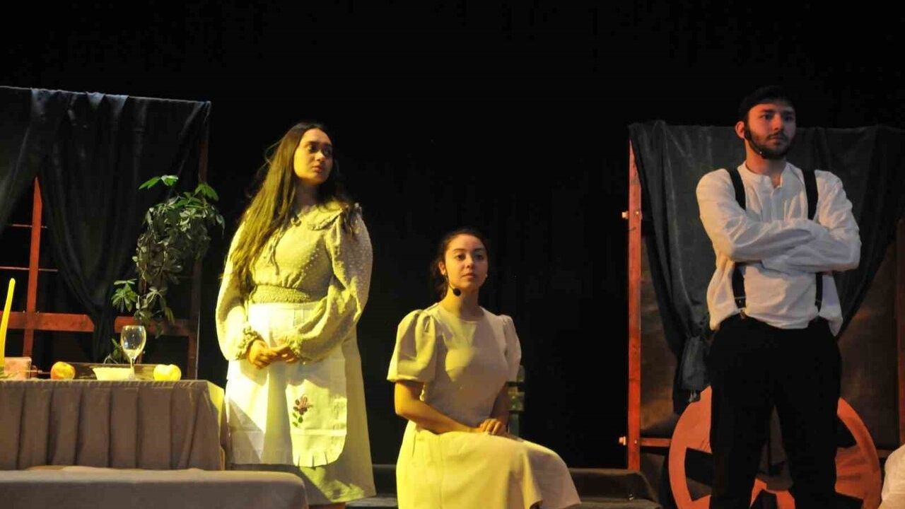 MSKÜ'de 'Matmazel Julie' İzdihamı — Strindberg Atatürk Kültür Merkezi'nde