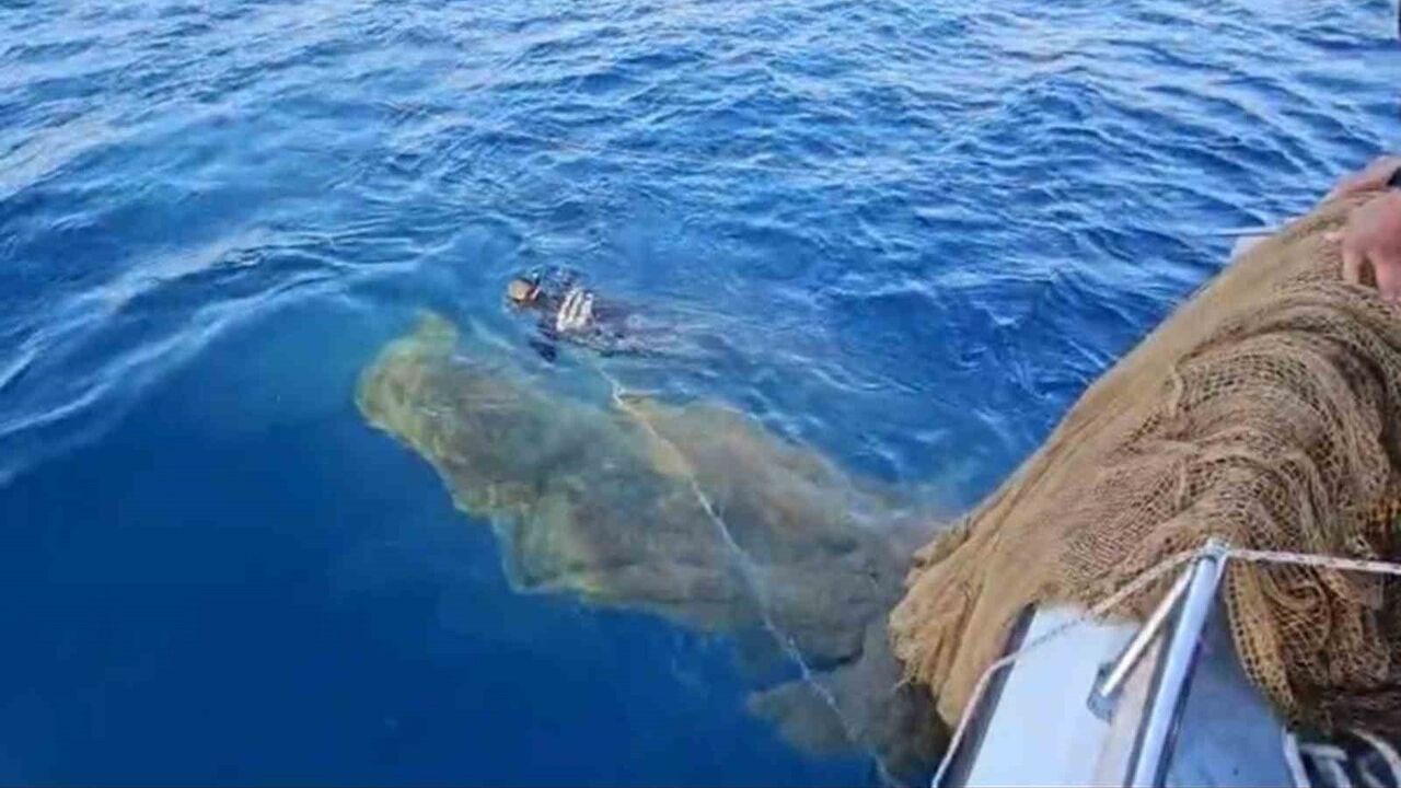 Muğla'da 1500 m Hayalet Ağ Denizden Çıkarıldı