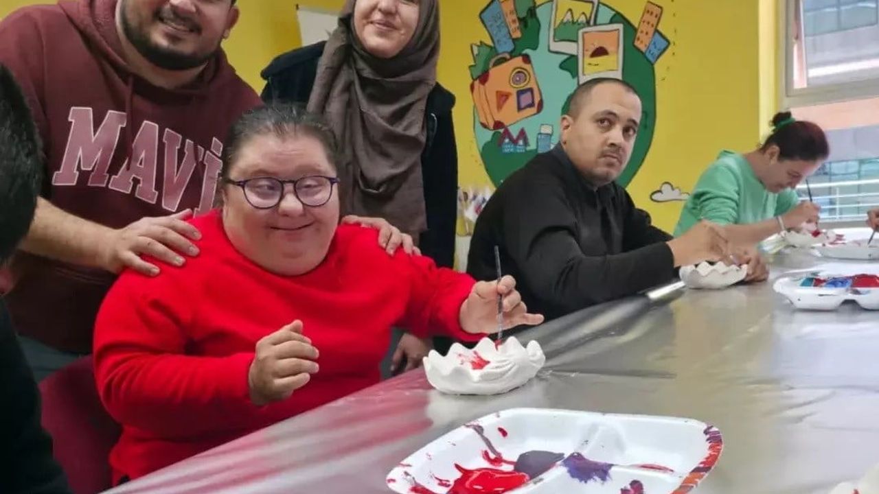 Muğla'da Engelleri Sanatla Aşan Seramik Atölyesi