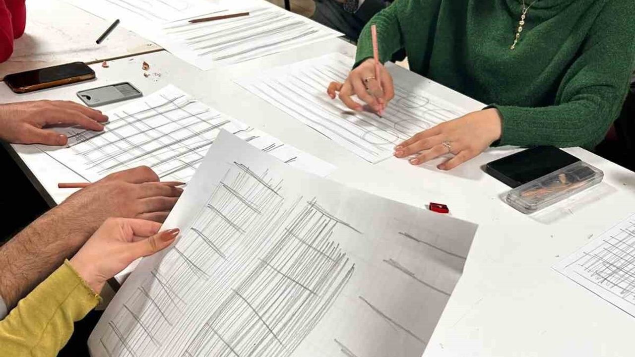 Muğla'da Gençler Kötekli Gençlik Merkezi'nin Sanat Atölyelerinde Yetenek Keşfediyor