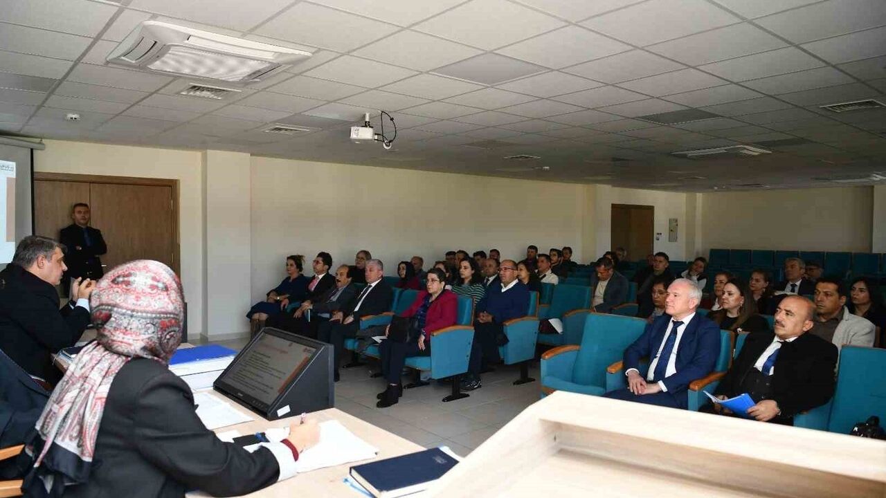 Muğla'da Nüfus Müdürlerine 'Hizmet Kalitesini Yükseltme' Eğitimi