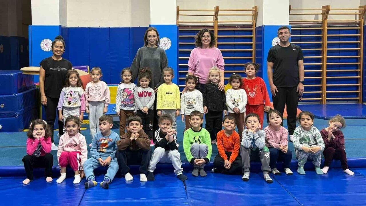 Muğla'da 'Spora İlk Adım'la Anasınıfı Öğrencileri Cimnastiğe Başladı