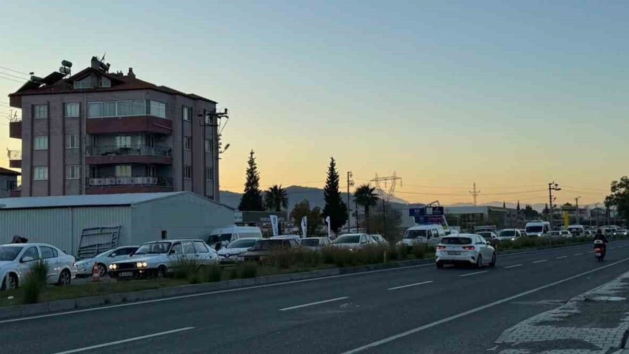 Muğla Ortaca'da Beton Mikseri Kazası: İşçi Yaralandı
