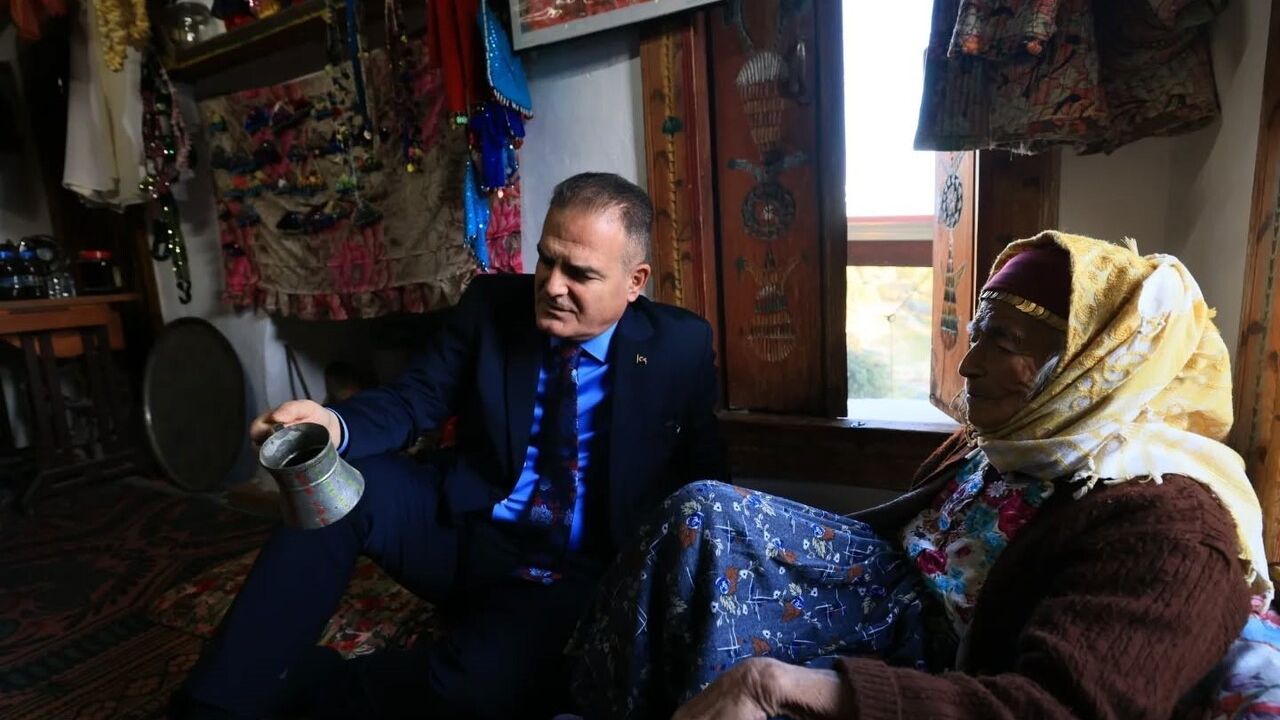 Muğla Valisi, 90 Yaşındaki Fatmana’nın 'Valiyi Görmek' Hayalini Gerçekleştirdi