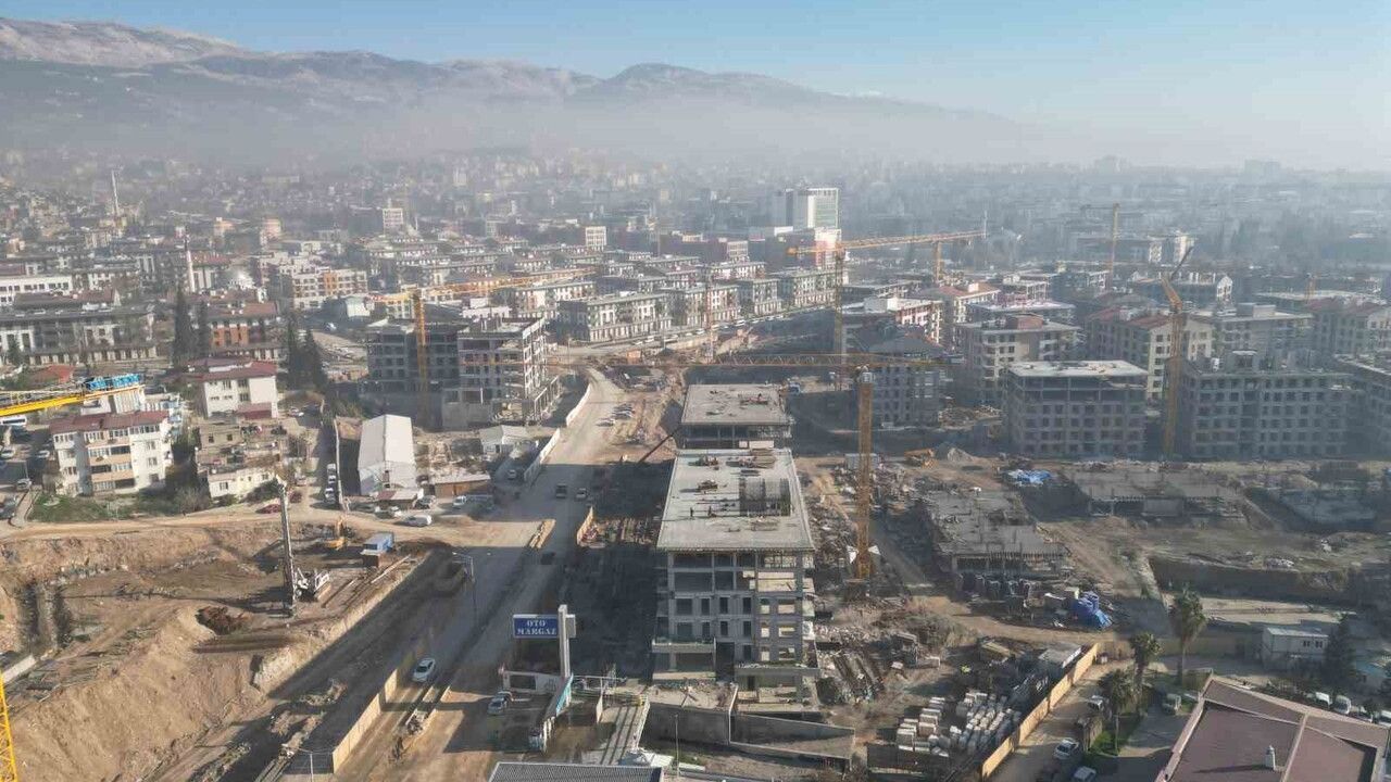 Murat Kurum'a Deprem Bölgesinden Destek: 'Böyle Şantiye Şefine Can Kurban'
