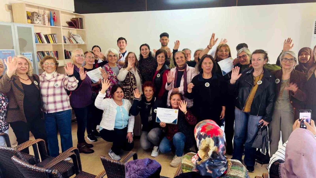 Muratpaşa'da 60 Yaş Üstüne Sağlıklı Yaşam Rozeti