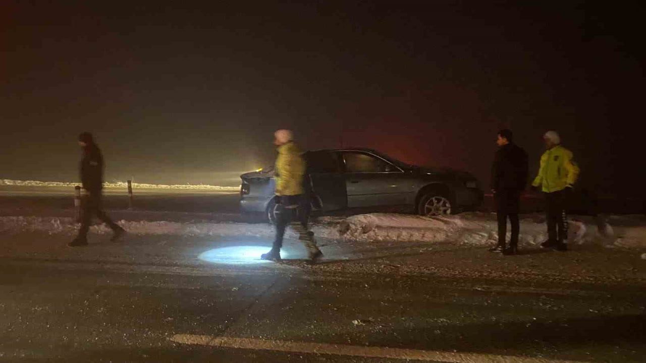 Muş-Bitlis’te Sis ve Buzlanma Nedeniyle Refüj Kazası — 35 UP 708 Hasar Aldı