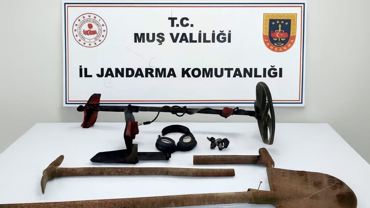 Muş Bulanık'ta Sit Alanında Kaçak Kazı: 3 Kişi Suçüstü Yakalandı
