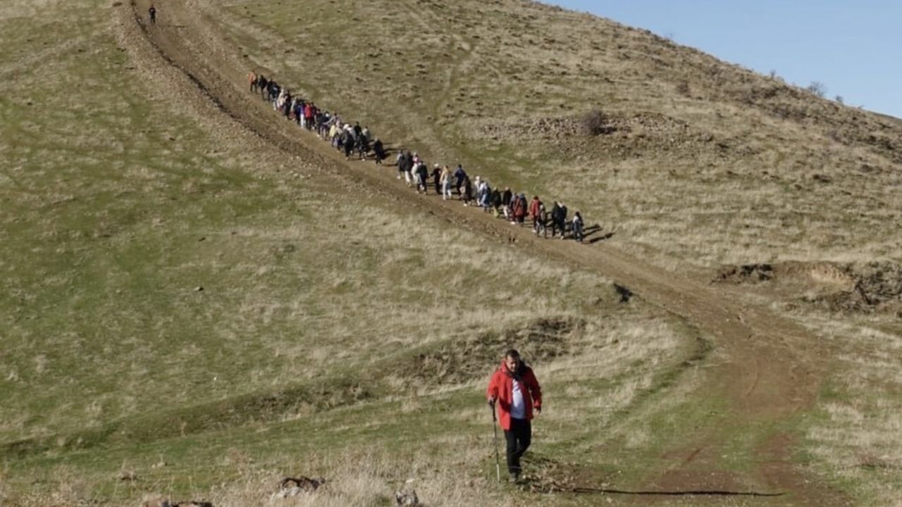 Muş’ta 'Adımlarla Keşfet' 6'ncı Rotada: Bayrak Tepe'de Doğa Yürüyüşü