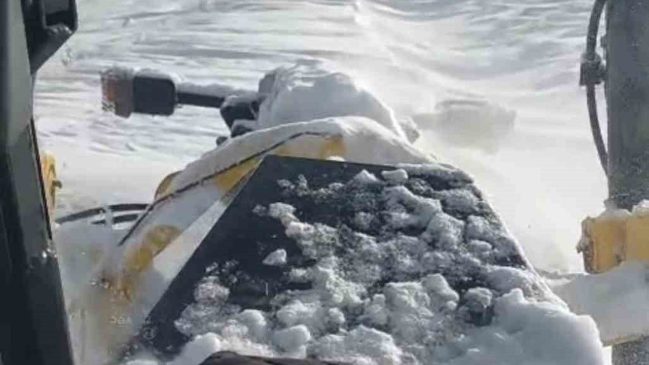 Muş'ta Kar Yağışı: 333 Köy Yolu Ulaşıma Kapandı