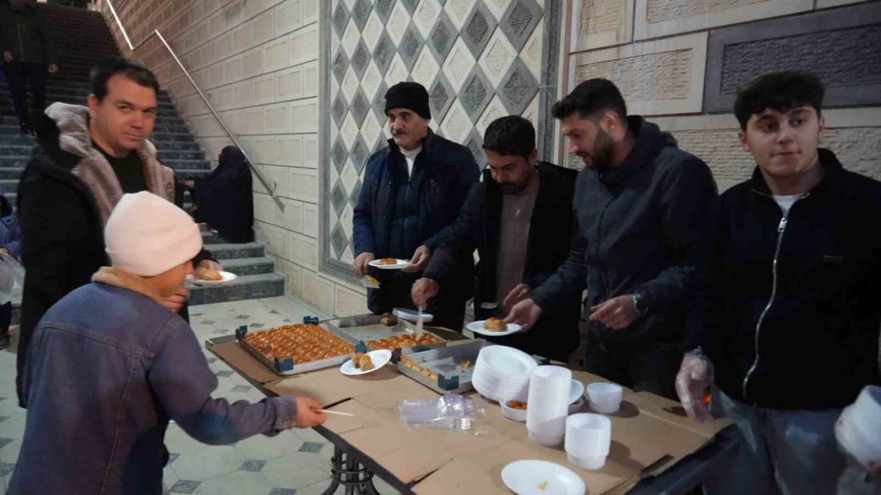 Muş’ta Regaip Kandili: Camiler Doldu, Vatandaşlar Geceyi İbadetle Geçirdi