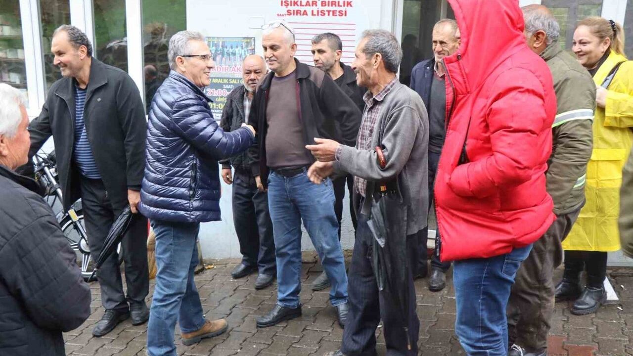 Nazilli Belediyesi 5 Bin Fidanı Işıklar Mahallesi'nde Dağıttı