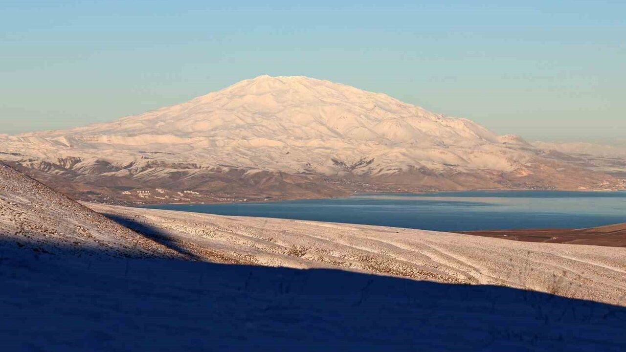 Nemrut Kalderası, Van Gölü ve Süphan Dağı'nda Kışın Kartpostallık Görüntüler