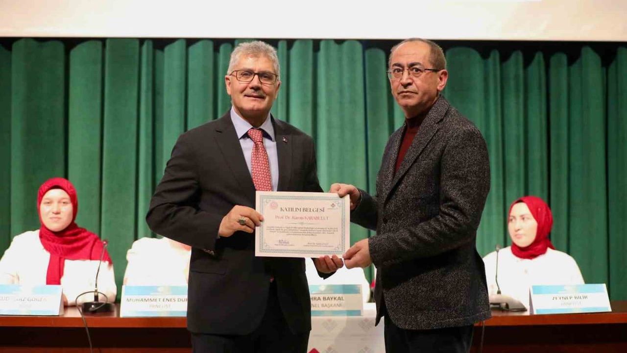 Niğde'de Anadolu Mektebi Yazar Okumaları: Vali Çelik'ten Edebiyat Vurgusu