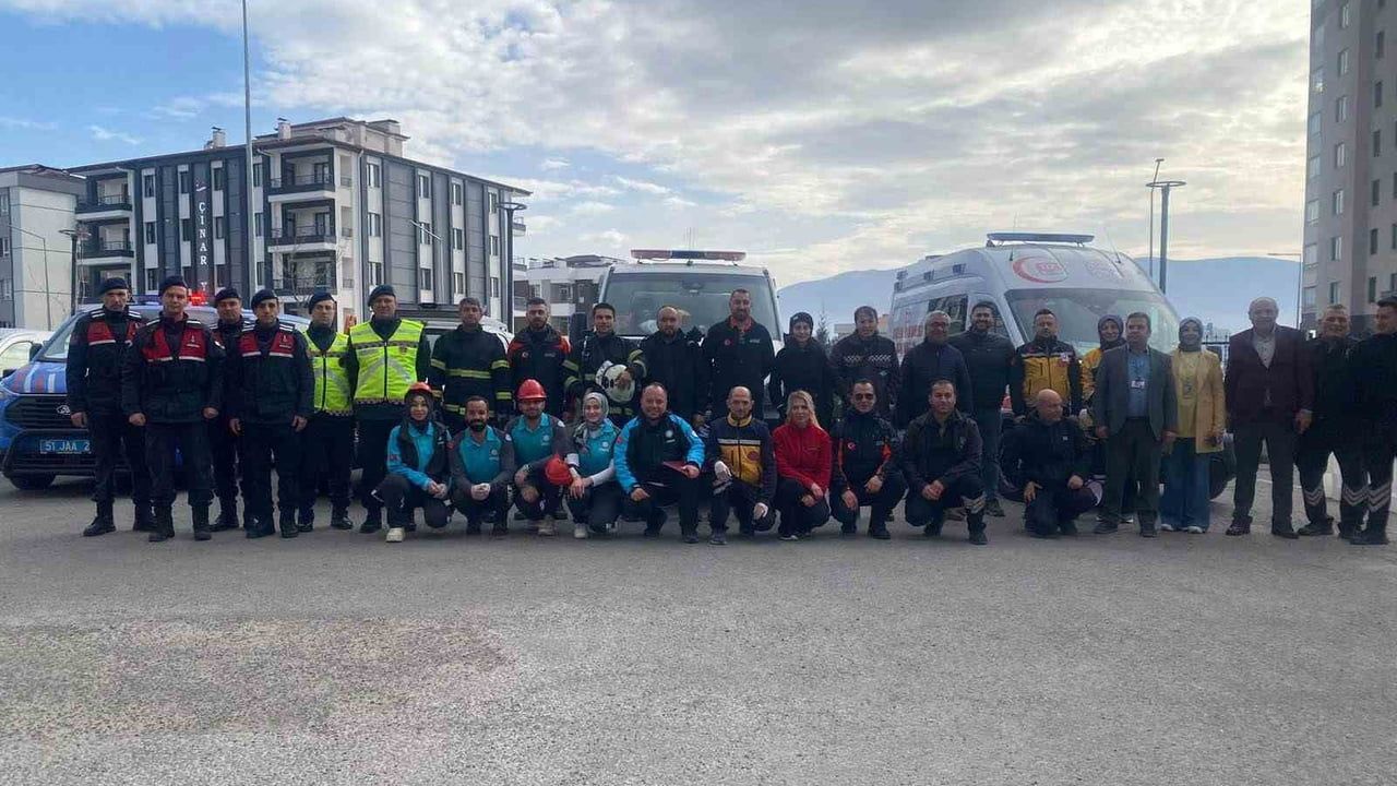 Niğde'de Gerçeğini Aratmayan Deprem Saha Tatbikatı