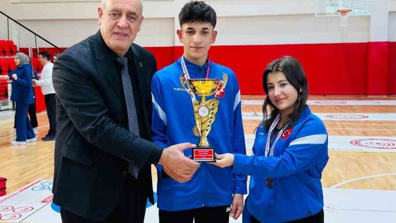 Niğde'de Okul Sporları Floor Curling Müsabakaları Tamamlandı