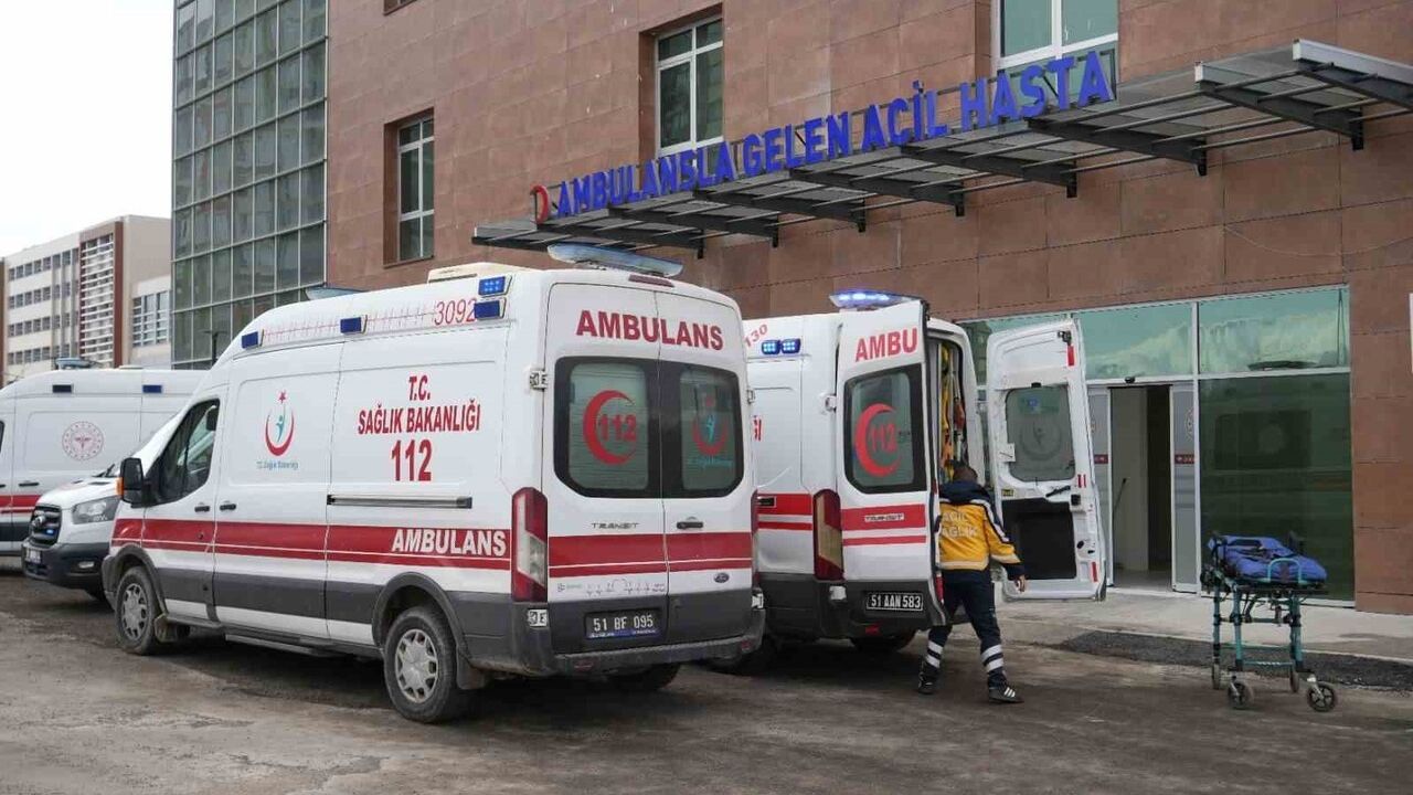 Niğde'de Tavuk Döner Şüphesi: 7 Öğrenci Hastaneye Kaldırıldı