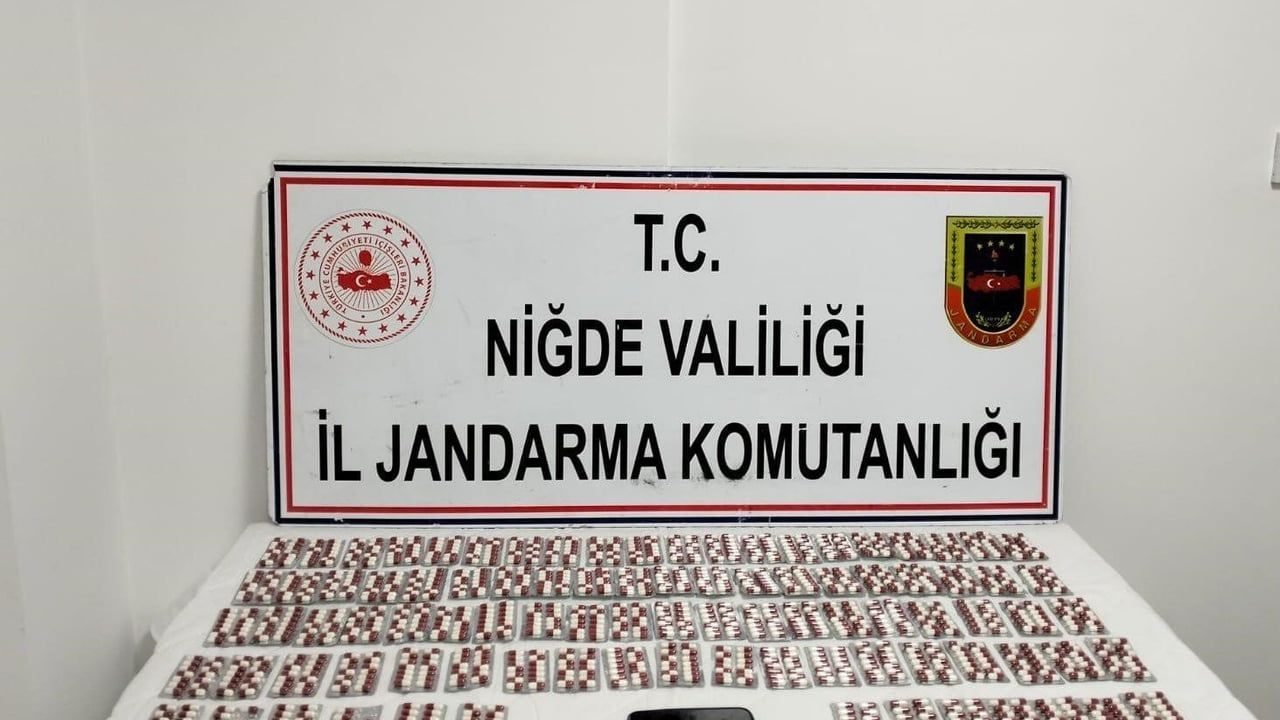 Niğde Otogarında Uyuşturucu Operasyonu: 1 Şüpheli, 1.282 Hap Ele Geçirildi