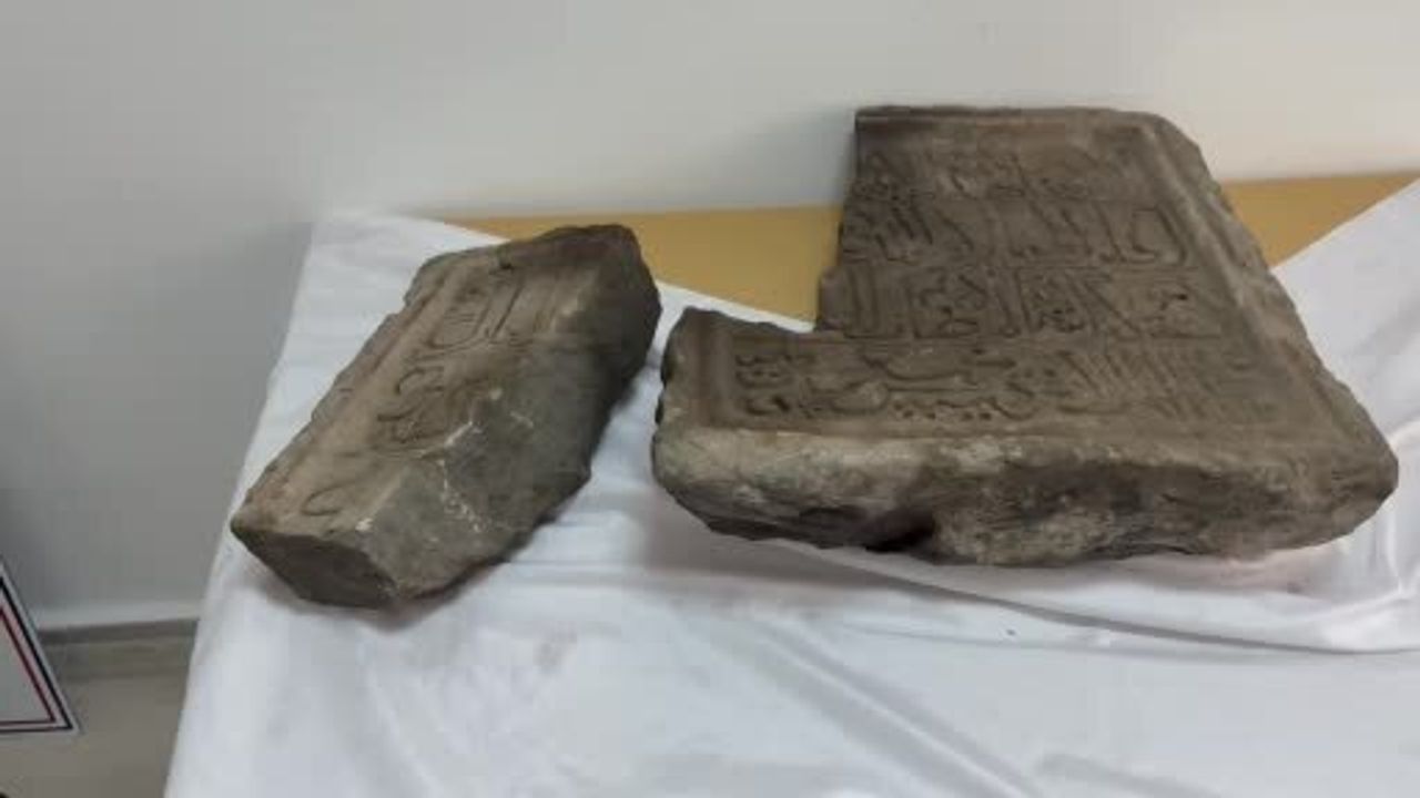 Niksar'da 23 Yıl Sonra Bulunan Cin Camii Kitabesi Devlet Korumasında