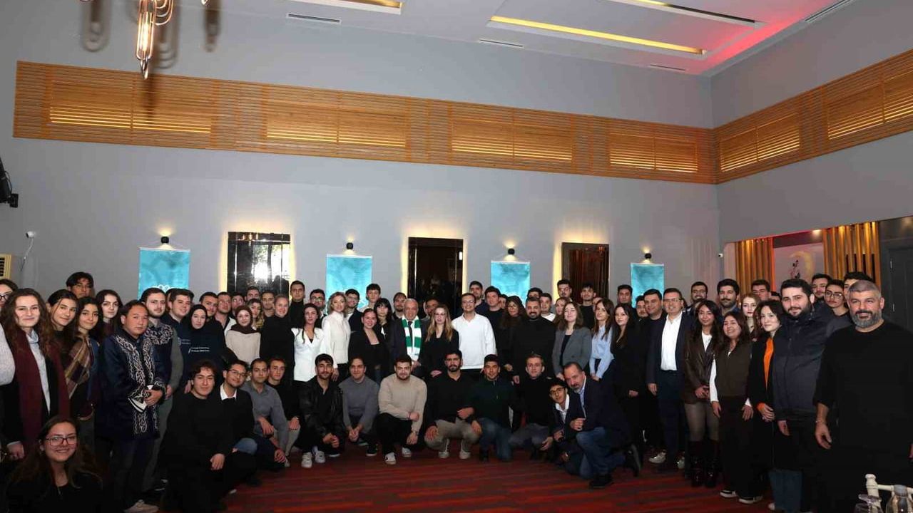 Nilüfer'de Gençler Misafir Değil, Karar Ortağı — Şadi Özdemir’le Buluşma