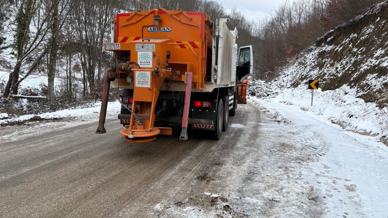Nilüfer’de Kar Mesaisi: Bursa’da Yollar Açılıyor
