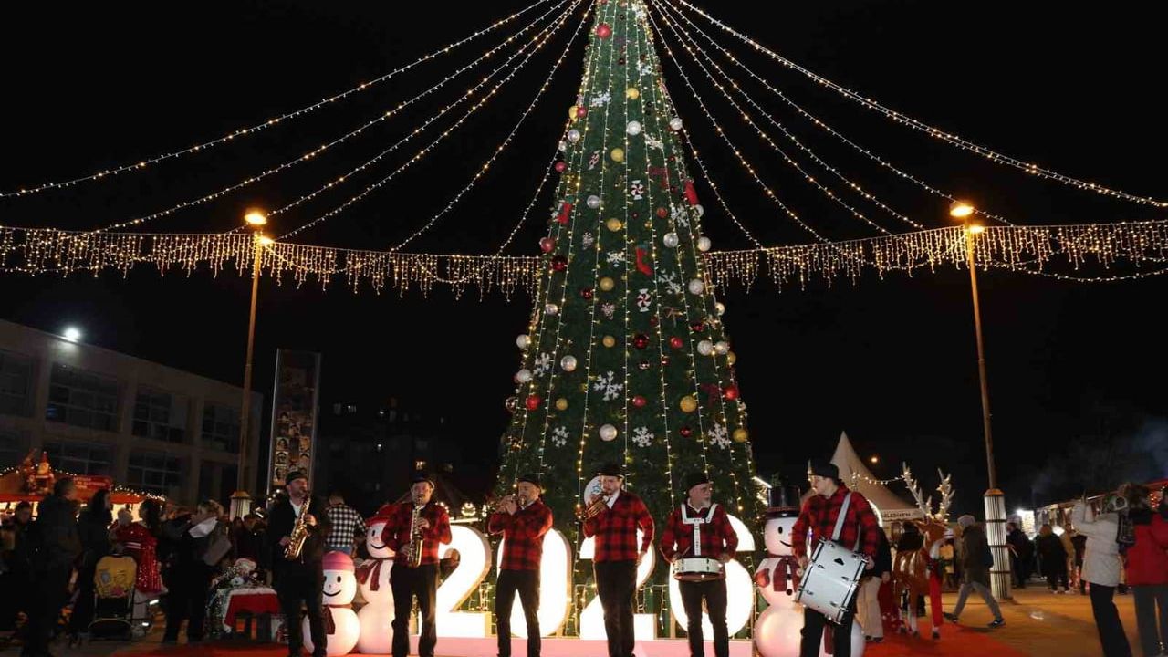 Nilüfer'de Yeni Yıl Coşkusu: Nilüfer Yeni Yıl Festivali Açıldı