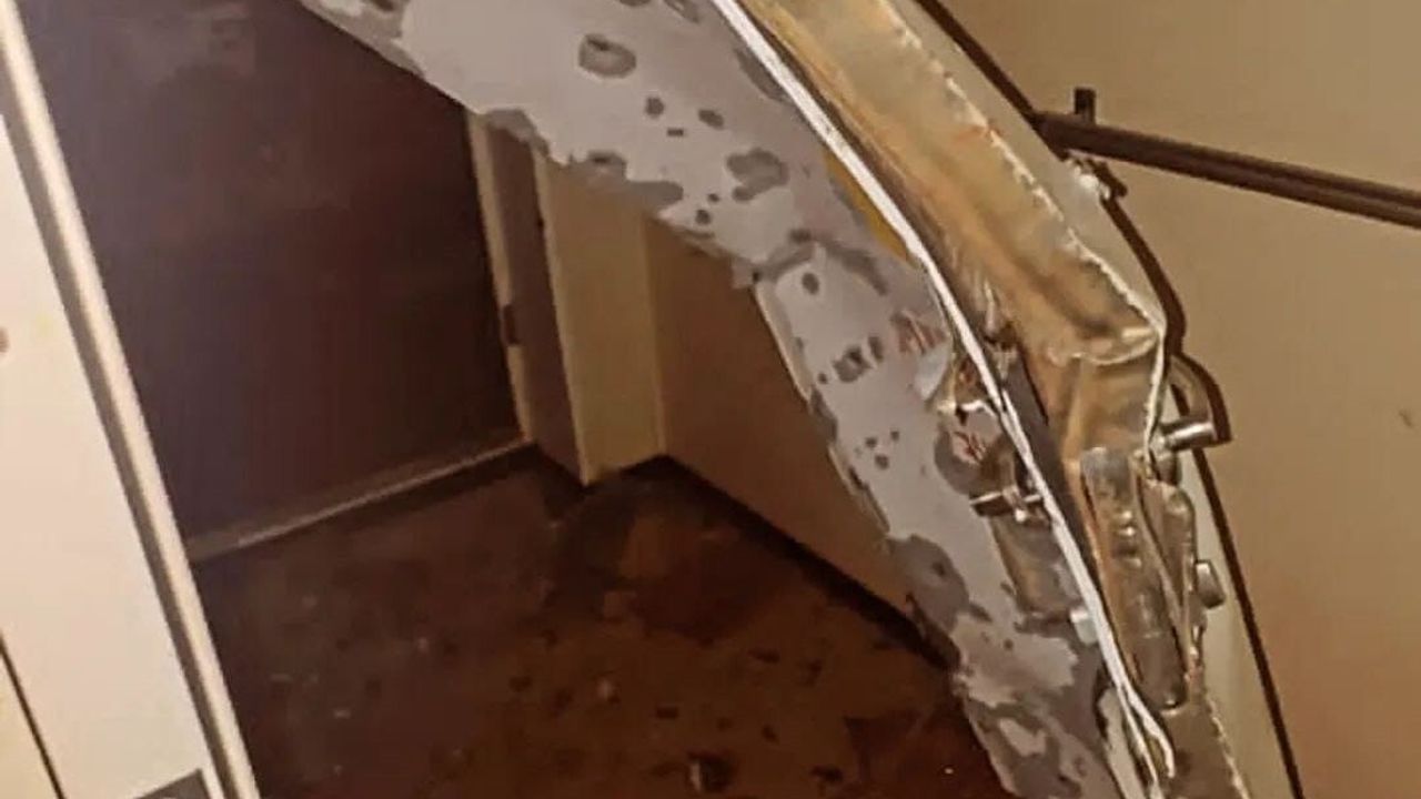 Novorossiysk'te vurulan Arlan tankeri İstanbul Boğazı'ndan geçti