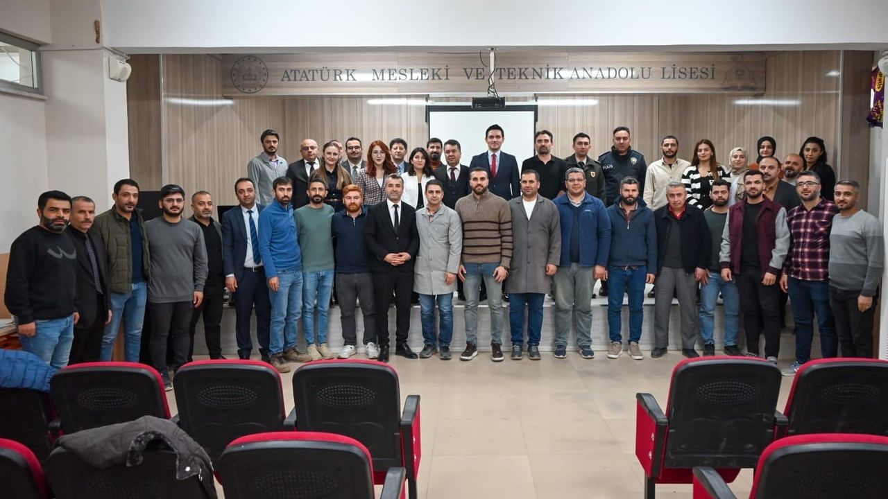 Nusaybin'de Model Uçak Rehber Öğretmen Tekamül Kursu Düzenlendi