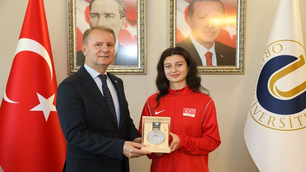 ODÜ'lü İlkim Zehra Yılmaz Deaflympics'te Dünya İkincisi