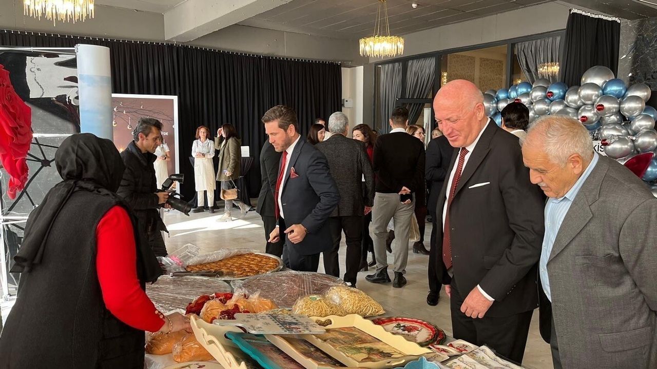 Okisder 14. Festivali'nde Babadağ'ın Yöresel Lezzetleri ve Geleneksel Kıyafetleri İlgi Odağı