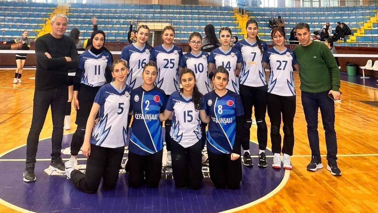 Oltu Anadolu Lisesi Voleybolda Finalde