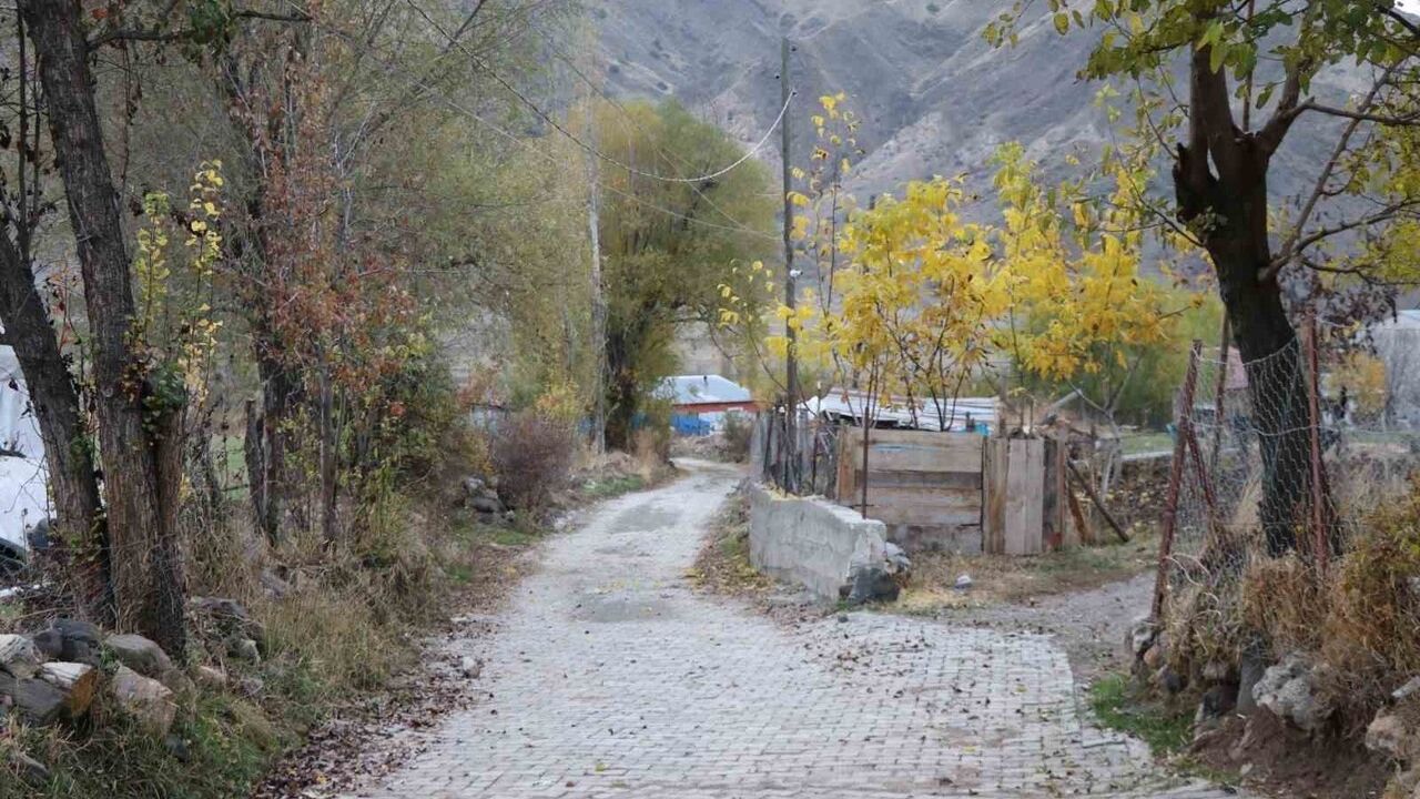 Oltu'da 115 Bin m² Parke Taşla Yenilendi