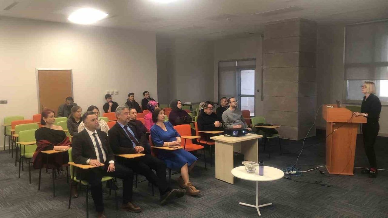 OMÜ'de Kütüphane Hizmet İçi Eğitimi: Kullanıcı Odaklı Hizmet ve KVKK