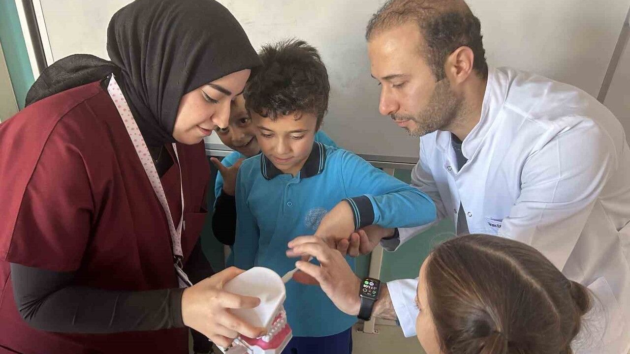 OMÜ’den İlkokullarda Ağız Sağlığı Atağı: Oral Hijyen Eğitimi