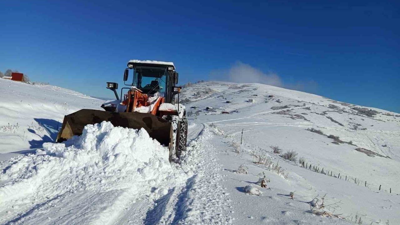 Ordu Akkuş'ta Yoğun Kar: Eğitime 31 Aralık 2025'te 1 Gün Ara