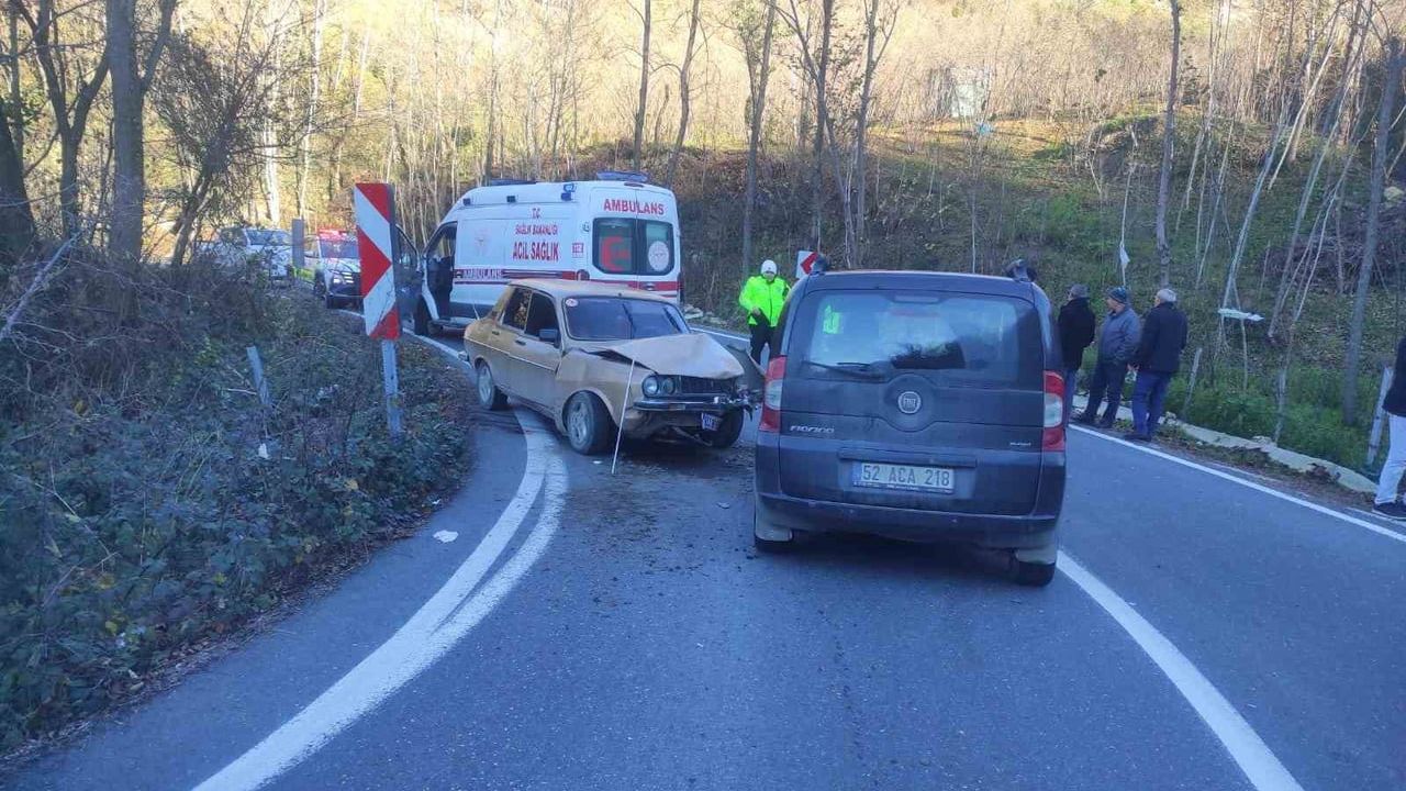 Ordu Ulubey'de Trafik Kazası: 3 Yaralı