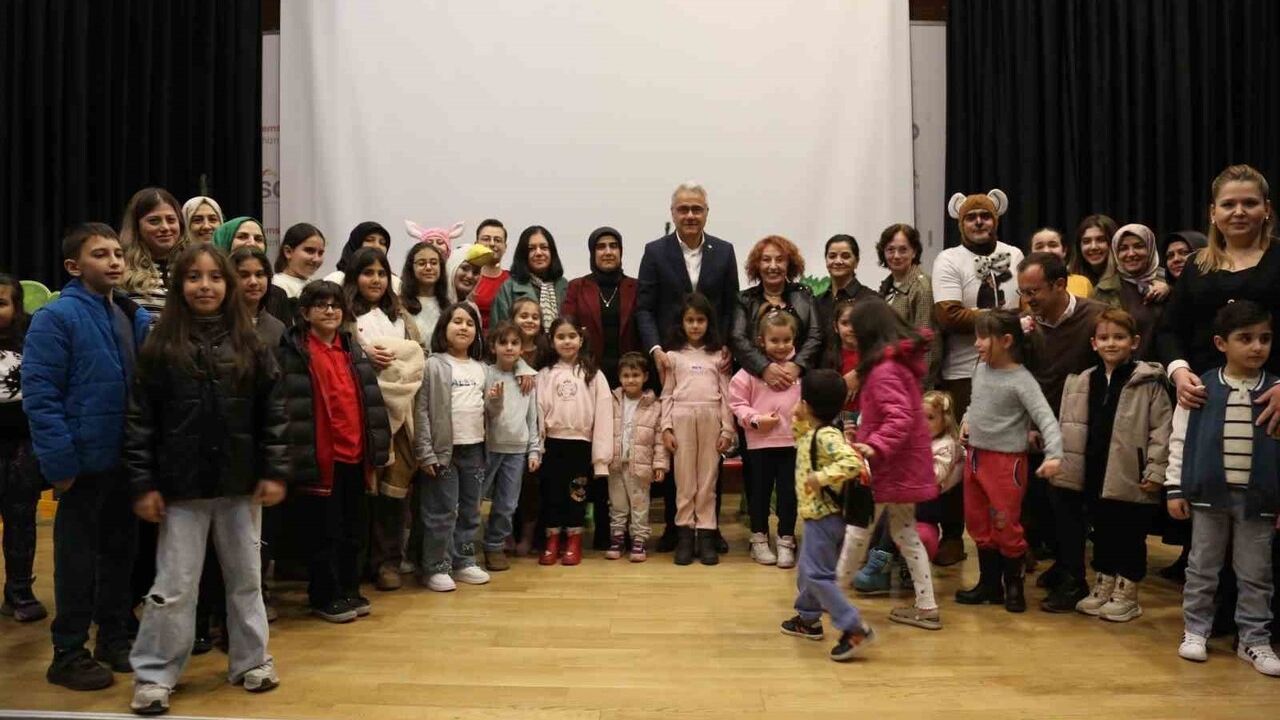 Ormandaki Hazine Müzikal Çocuk Tiyatrosu STSO'da İlgi Topladı